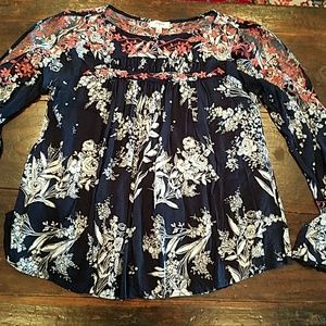 NWOT Umgee Embroidered Top Size S